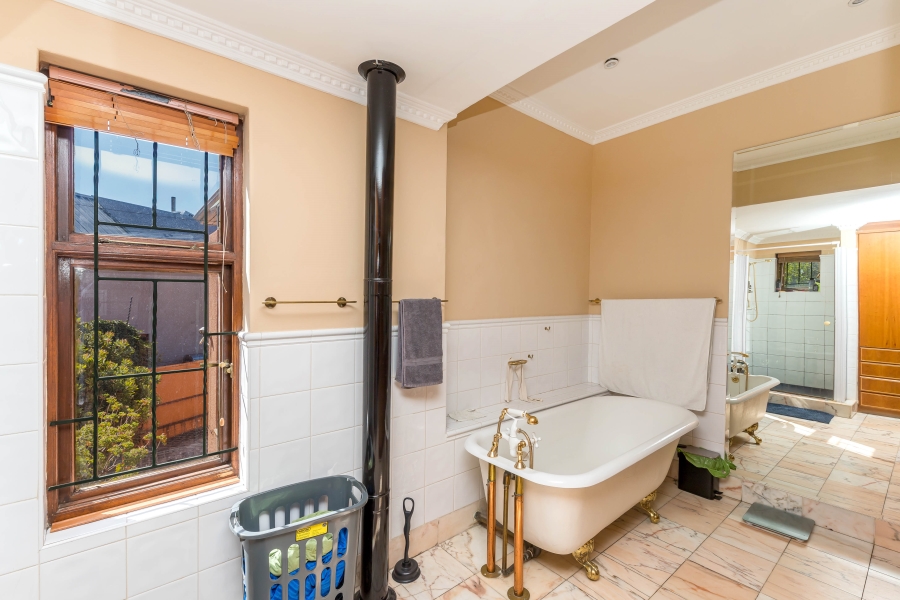 4 Bedroom Property for Sale in Oranjezicht Western Cape